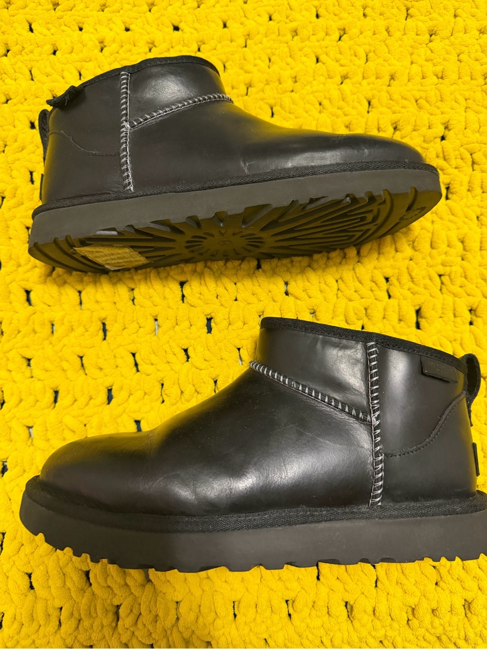 UGG Classic Ultra Mini Leather Regen